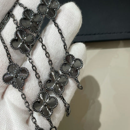 [Super Jewellery]CLOVER 5 MOTIF BLACK BRACELET