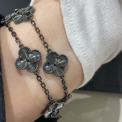 [Super Jewellery]CLOVER 5 MOTIF BLACK BRACELET