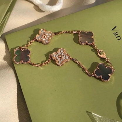 [Super Jewellery] CLOVER 5 MOTIF GRAY MOP BRACELET COLLECTION