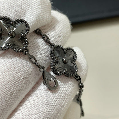 [Super Jewellery]CLOVER 5 MOTIF BLACK BRACELET