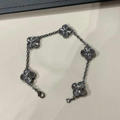 [Super Jewellery]CLOVER 5 MOTIF BLACK BRACELET