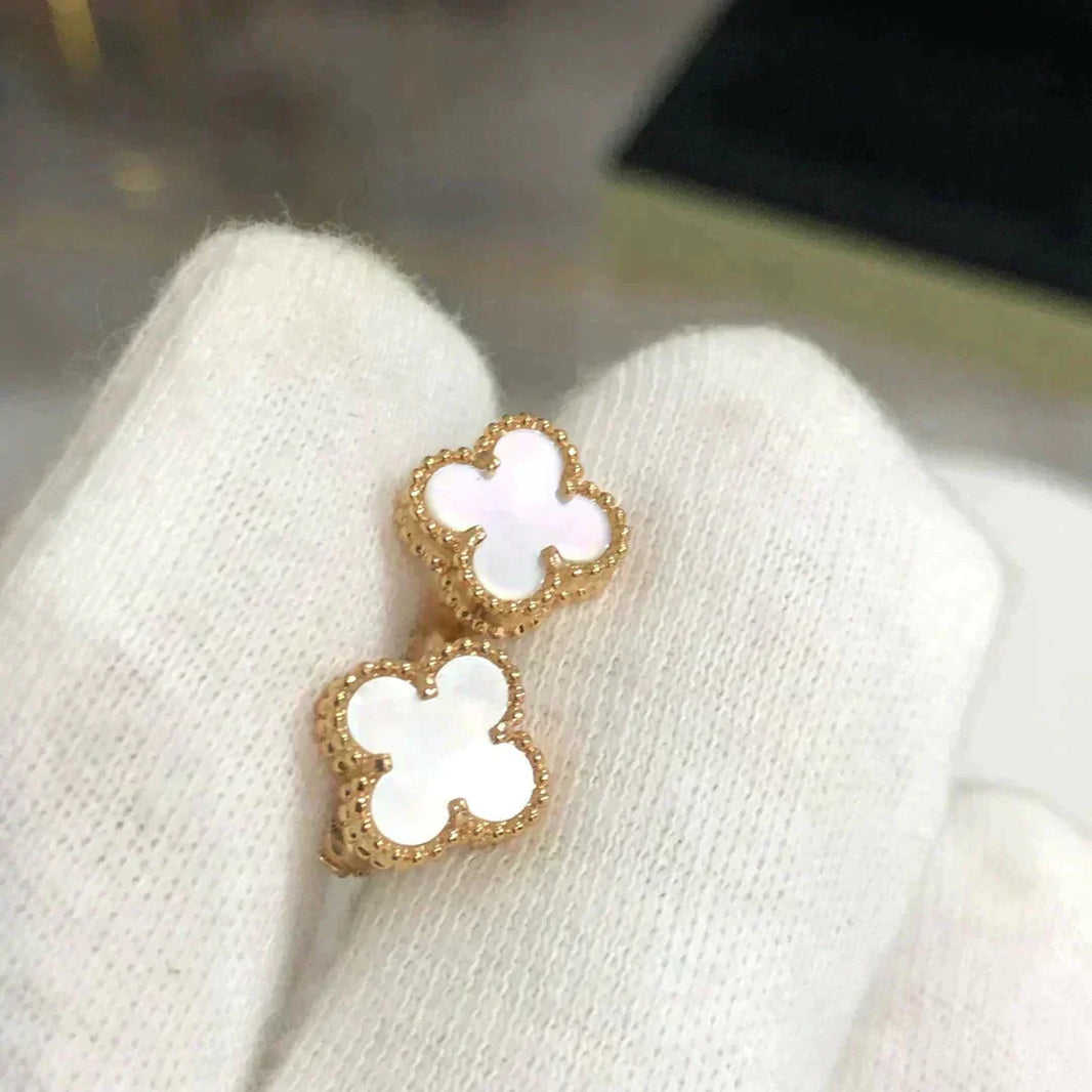 [Super Jewellery]CLOVER MINI 9.5MM WHITE MOP EARRINGS