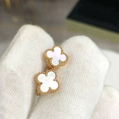 [Super Jewellery]CLOVER MINI 9.5MM WHITE MOP EARRINGS