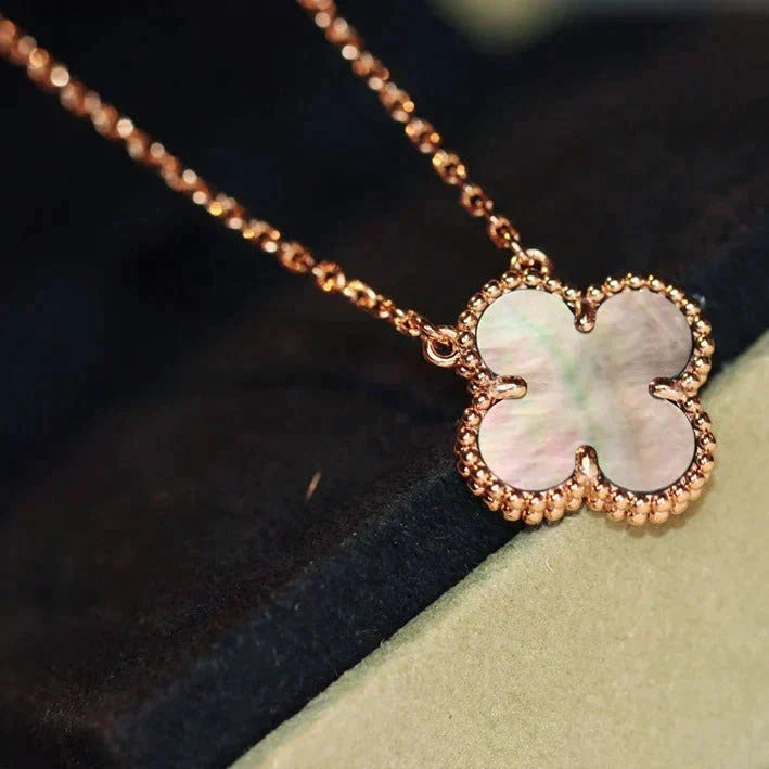 [Super CiCi] CLOVER 15MM HALSKETTE AUS GRAUEM PERLMUTT