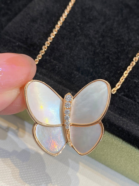 [Super Jewellery]BUTTERFLY GOLD MOP DIAMOND NECKLACE