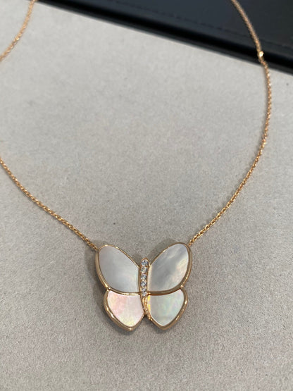 [Super Jewellery]BUTTERFLY GOLD MOP DIAMOND NECKLACE