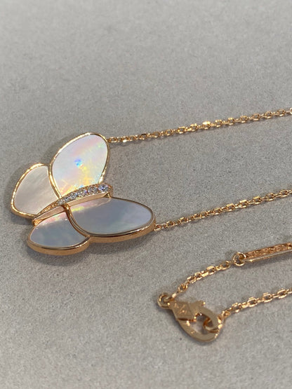 [Super Jewellery]BUTTERFLY GOLD MOP DIAMOND NECKLACE