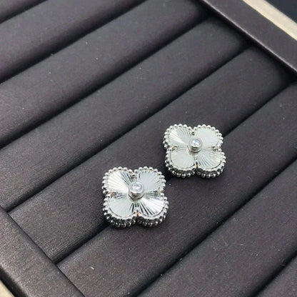 [Super Jewellery]CLOVER MINI 9.5MM LASER EARRINGS