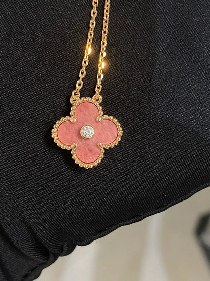 [Super Jewellery]CLOVER 15MM DIAMOND RHODONITE NECKLACE