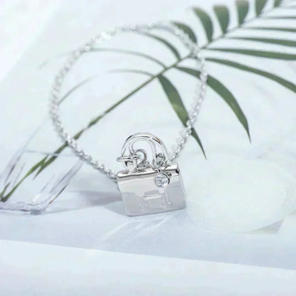 [Super Jewellery]AMULETTE PEDANT SILVER NECKLACE