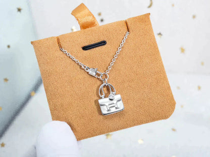 [Super Jewellery]AMULETTE PEDANT SILVER NECKLACE
