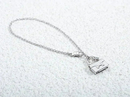 [Super Jewellery]AMULETTE PEDANT SILVER NECKLACE