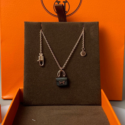 [Super Jewellery]CONSTANCE BLACK PEDANT PINK GOLD NECKLACE