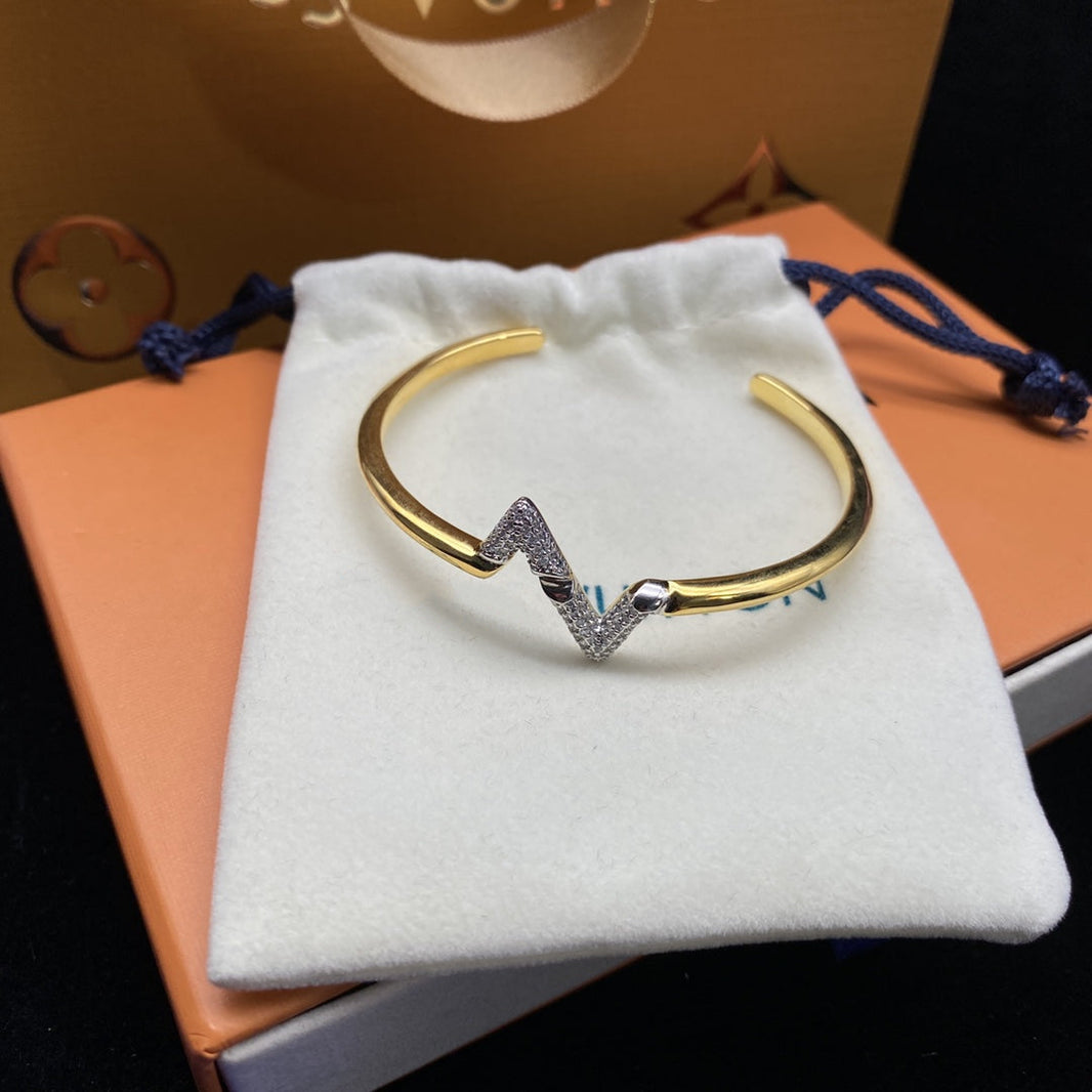[Super Jewellery]VOLTE UPSITE DOWN DIAMOND GOLD OPEN BRACELET