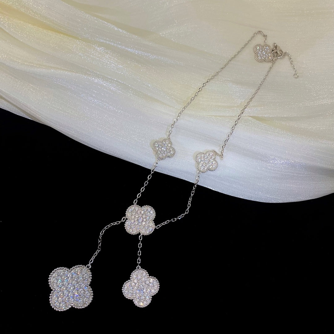 [Super CiCi ]CLOVER 5-MOTIV-HALSKETTE IN SILBER MIT DIAMANTEN