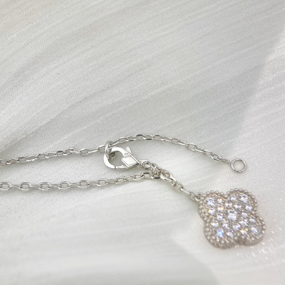 [Super CiCi ]CLOVER 5-MOTIV-HALSKETTE IN SILBER MIT DIAMANTEN