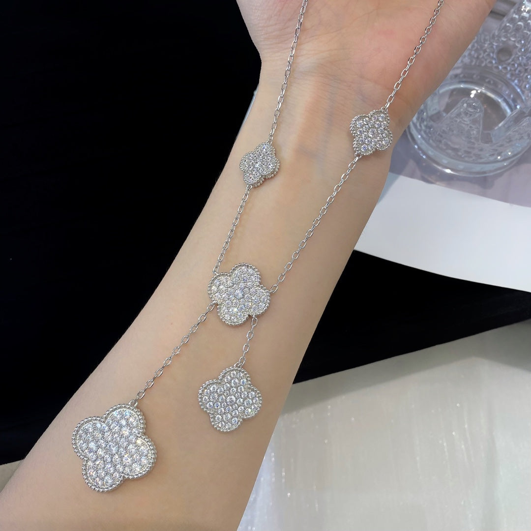 [Super CiCi ]CLOVER 5-MOTIV-HALSKETTE IN SILBER MIT DIAMANTEN