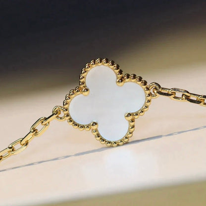 [Super Jewellery]CLOVER 20 MOTIFS WHITE MOP NECKLACE