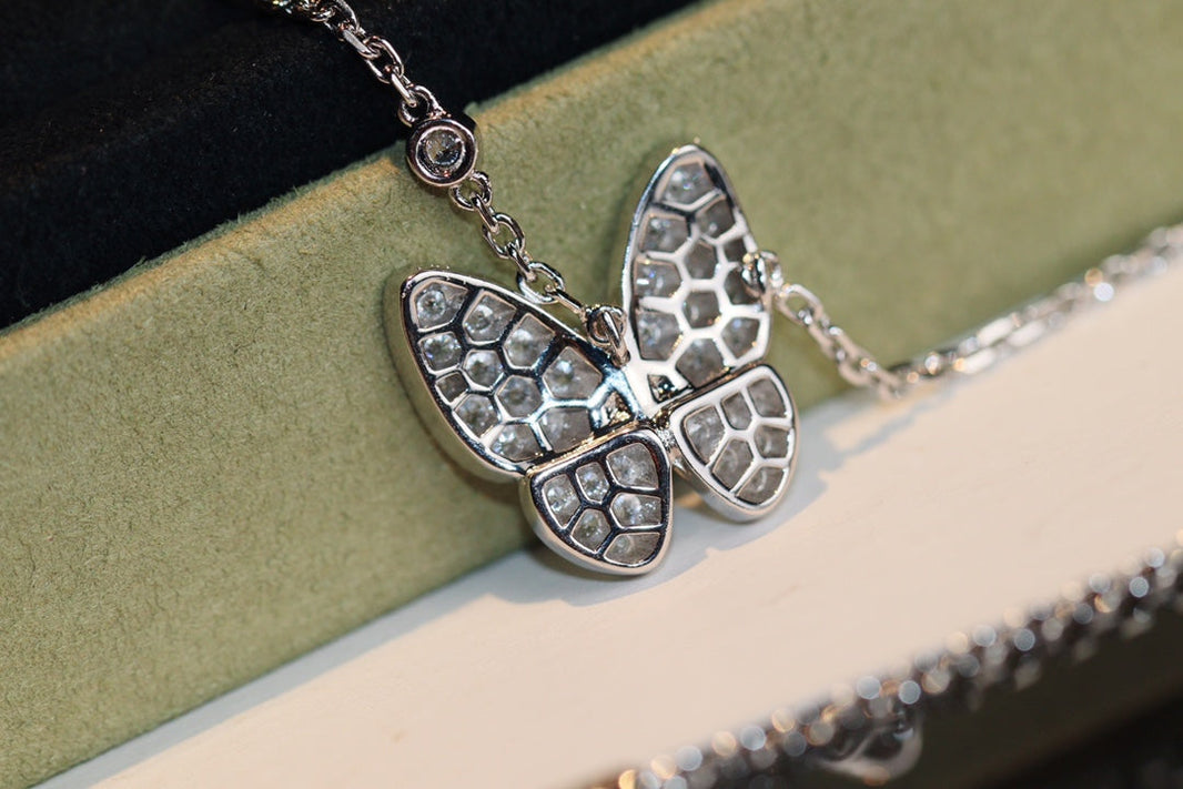 [Super Jewellery]BUTTERFLY DIAMOND NECKLACE