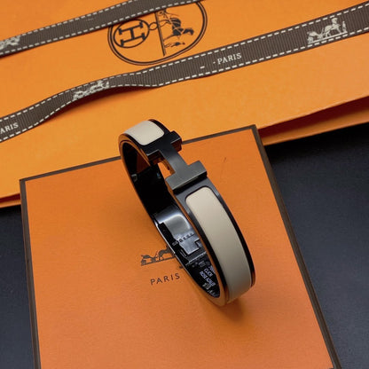 [Super Jewellery]H BRACELET 12MM BLACK BEIGE CERAMIC