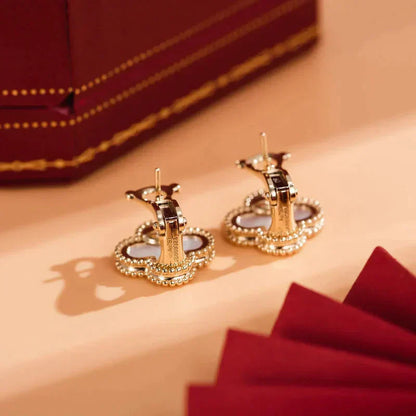 [Super Jewellery]CLOVER MEDIUM 1 MOTIFS  WHITE MOP STUD EARRINGS