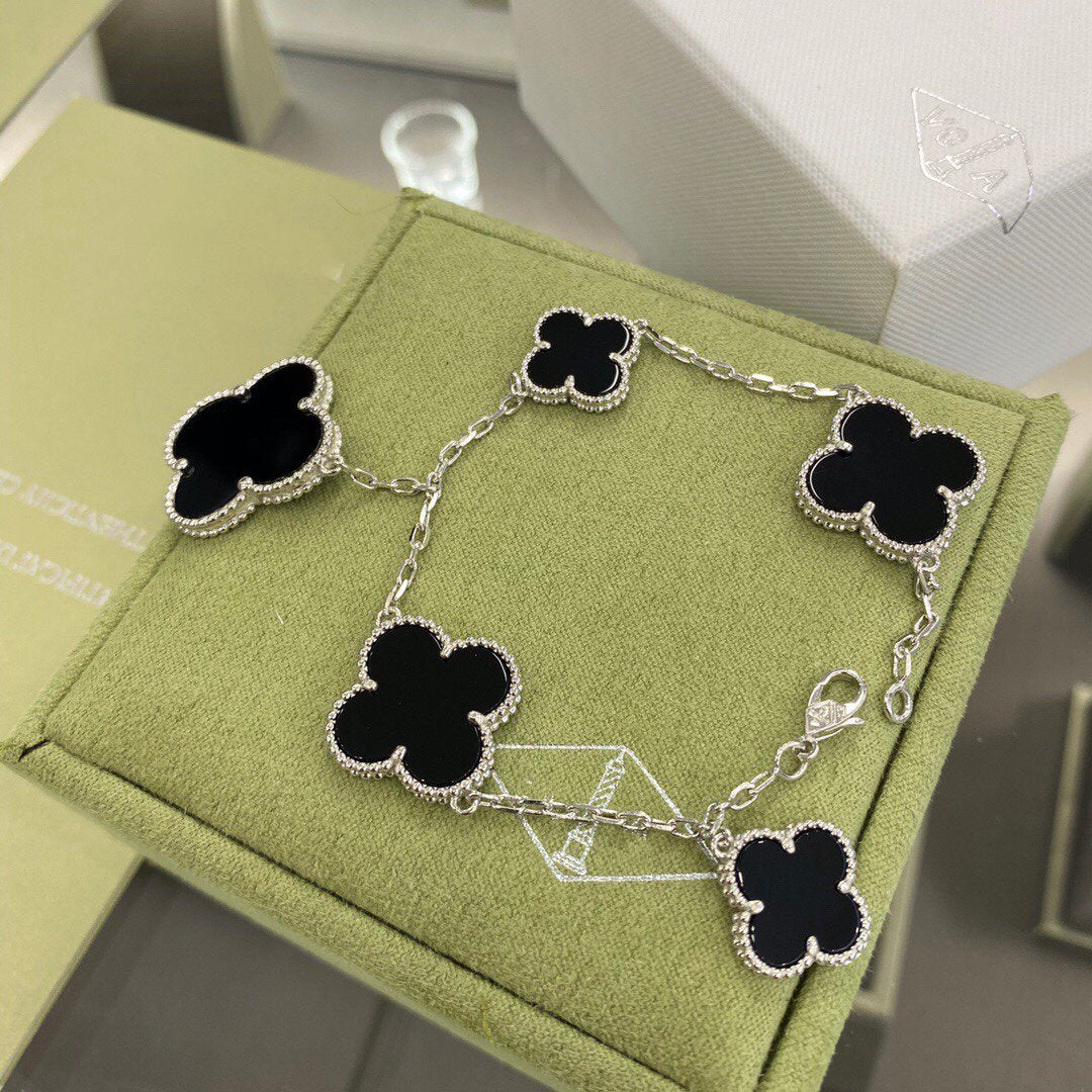 [Super CiCi ]CLOVER ARMBAND MIT 5 MOTIVEN SILBER ONYX