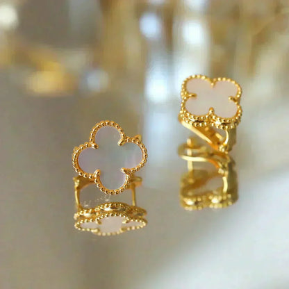 [Super Jewellery]CLOVER MEDIUM 1 MOTIFS  WHITE MOP STUD EARRINGS