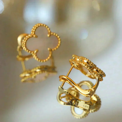[Super Jewellery]CLOVER MEDIUM 1 MOTIFS  WHITE MOP STUD EARRINGS