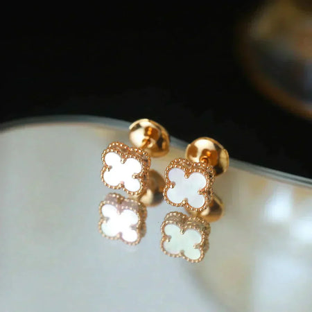 [Super Jewellery]CLOVER MINI 9.5MM WHITE MOP EARRINGS