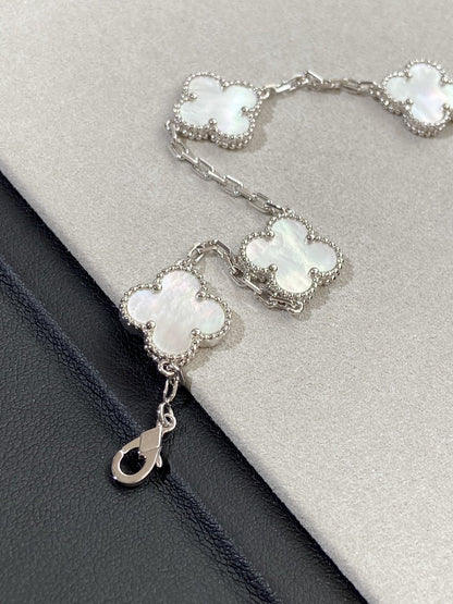 [Super Jewellery]CLOVER WHITE PEARL MOP 5 MOTIF BRACELET COLLECTION