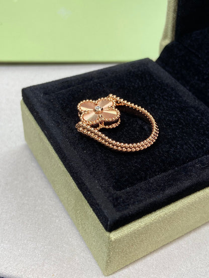 [Super Jewellery]CLOVER RIVERSIBLE PINK GOLD RING
