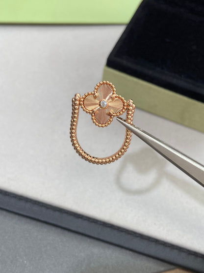 [Super Jewellery]CLOVER RIVERSIBLE PINK GOLD RING