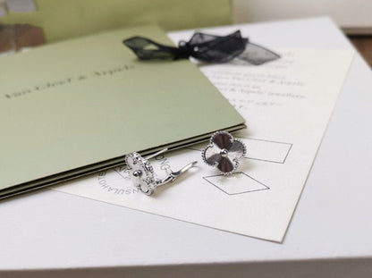 [Super Jewellery]CLOVER MEDIUM STUD EARRINGS
