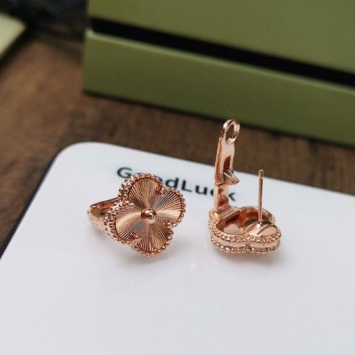 [Super Jewellery]CLOVER MEDIUM STUD EARRINGS