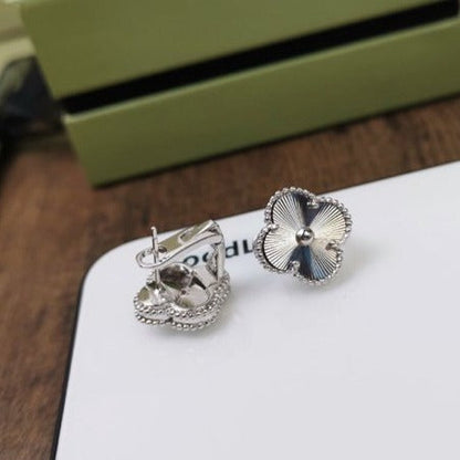 [Super Jewellery]CLOVER MEDIUM STUD EARRINGS