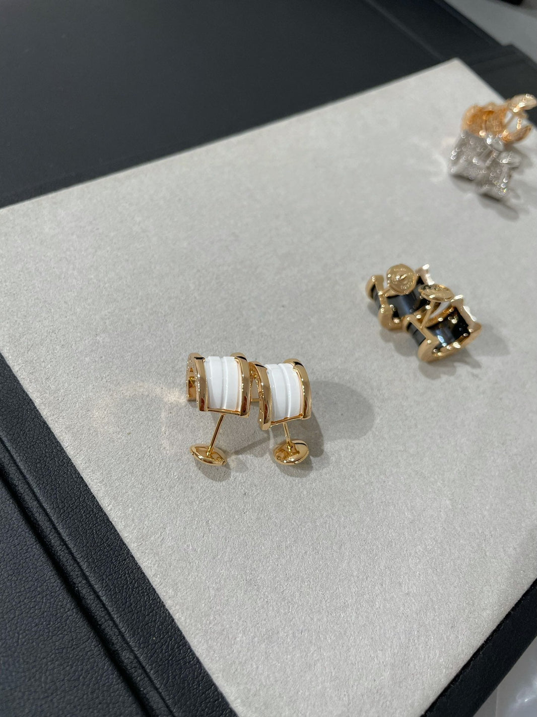 [Super]ZERO 1 PINK GOLD CERAMIC EARRINGS