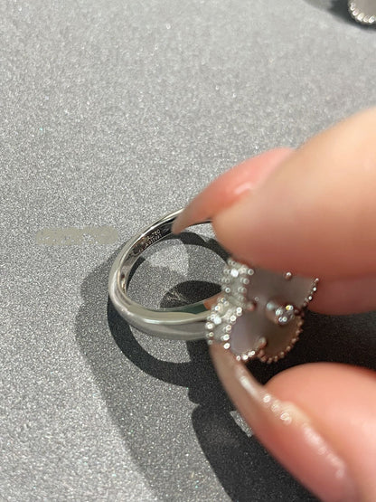 [Super Jewellery]CLOVER SILVER MOP DIAMOND RING