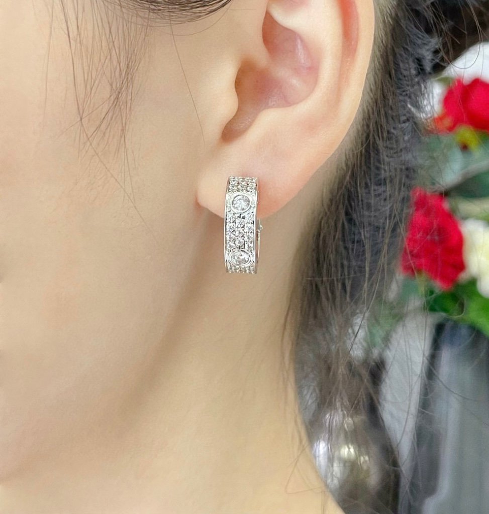 [Super Jewellery]LOVE 5.5MM DIAMOND PAVED EARRINGS