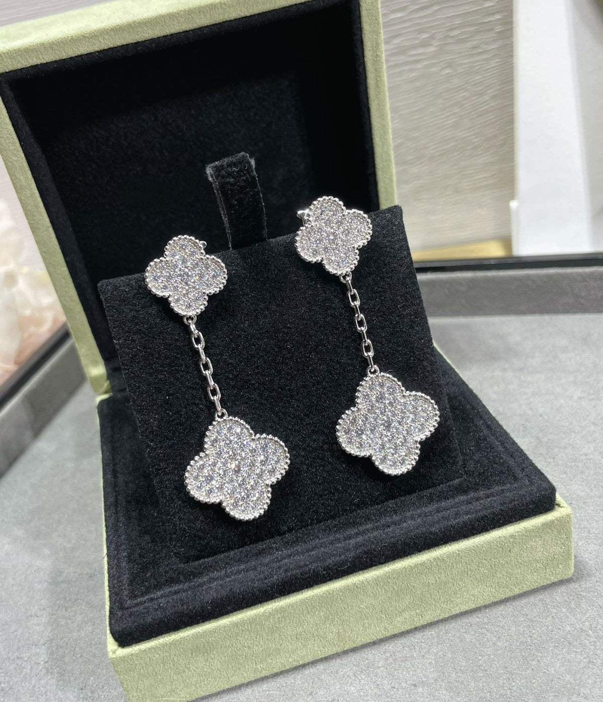 [Super CiCi ]CLOVER 2 MOTIVE DIAMANTBESETZTE SILBEROHRRINGE