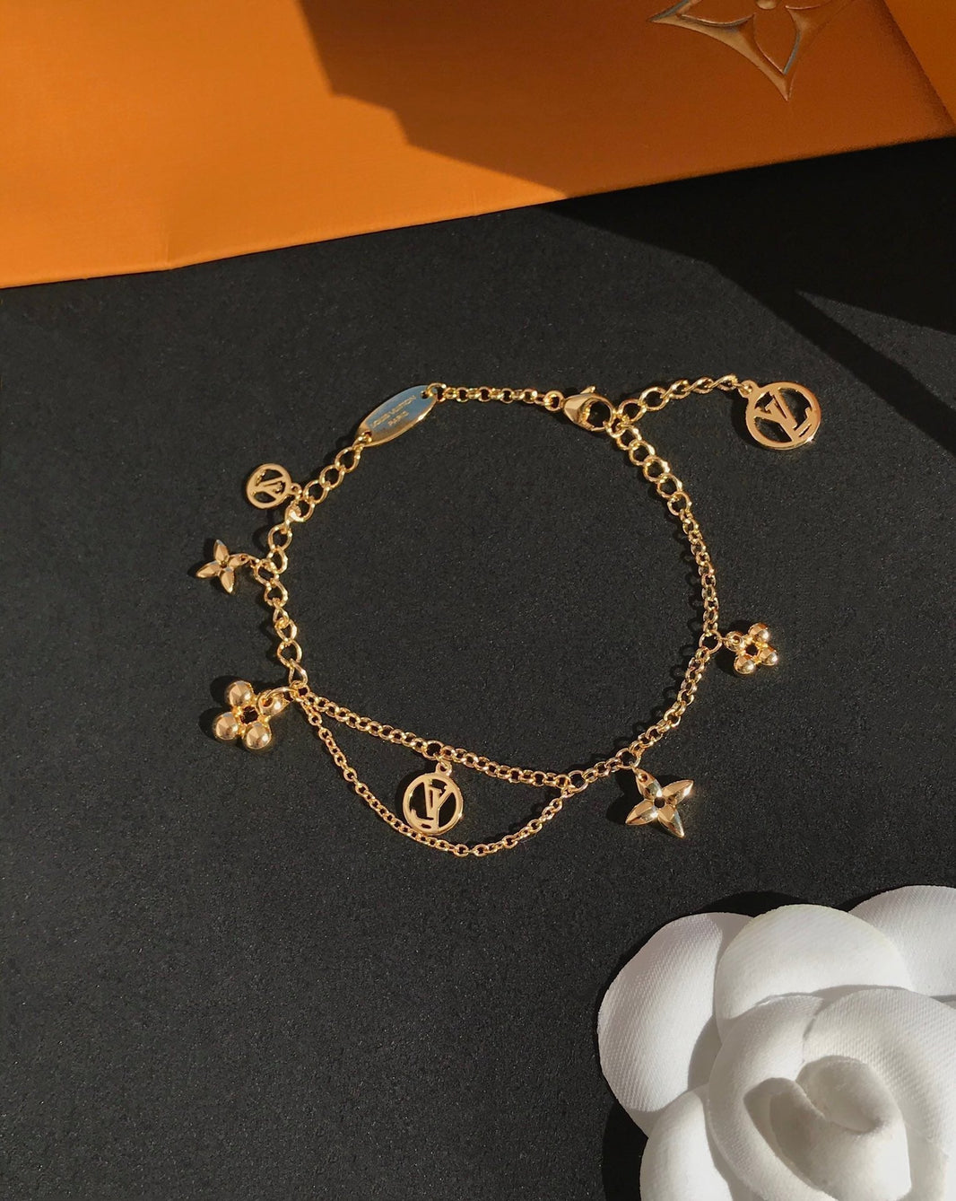 [Super Jewellery]BLOOMING PINK GOLD MOP BRACELET