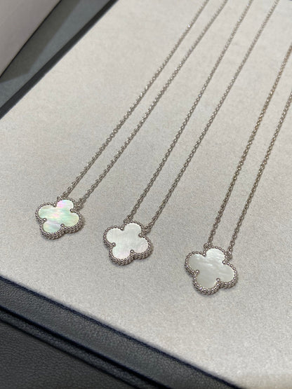 [Super Jewellery]CLOVER MEDIUM SILVER WHITE MOP NECKLACE