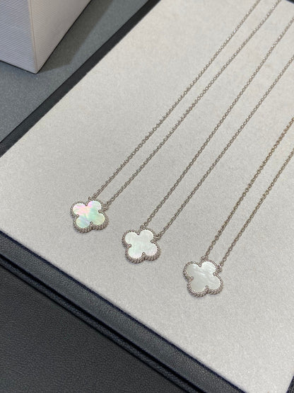 [Super Jewellery]CLOVER MEDIUM SILVER WHITE MOP NECKLACE