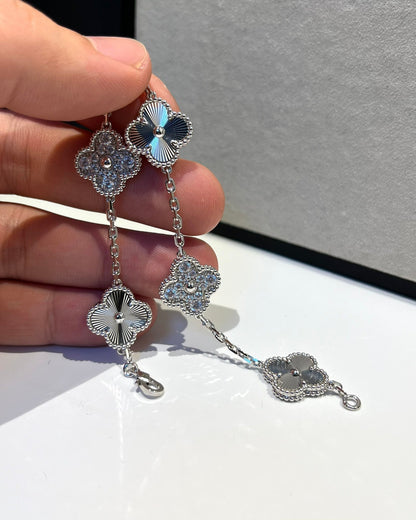 [Super Jewellery] CLOVER 5 MOTIF LASER BRACELET COLLECTION