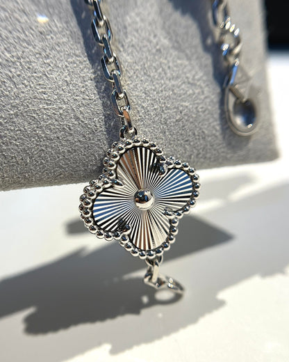 [Super Jewellery] CLOVER 5 MOTIF LASER BRACELET COLLECTION