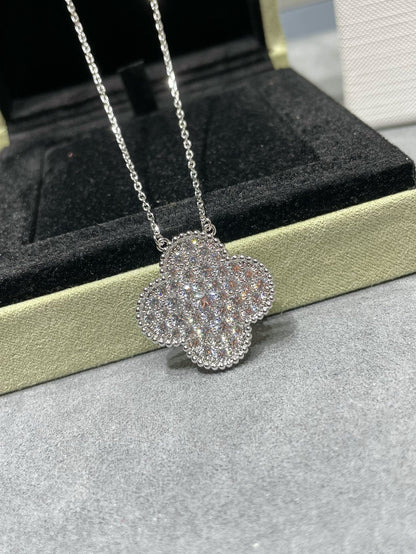 [Super Jewellery]CLOVER 25MM LARGE PENDANT DIAMOND PAVED SILVER NECKLACE