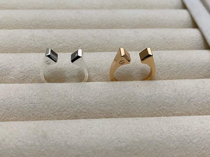 [Super Jewellery]THE CONE RIVET RING IS OPEN AND ONE SIZE FITS ALL