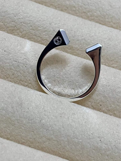 [Super Jewellery]THE CONE RIVET RING IS OPEN AND ONE SIZE FITS ALL