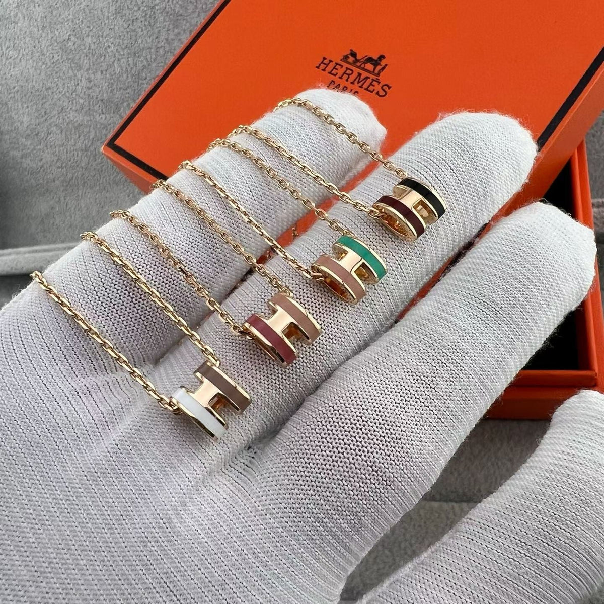 {"[Super CiCi]MINI TWO-TONE H PENDANT NECKLACE"}