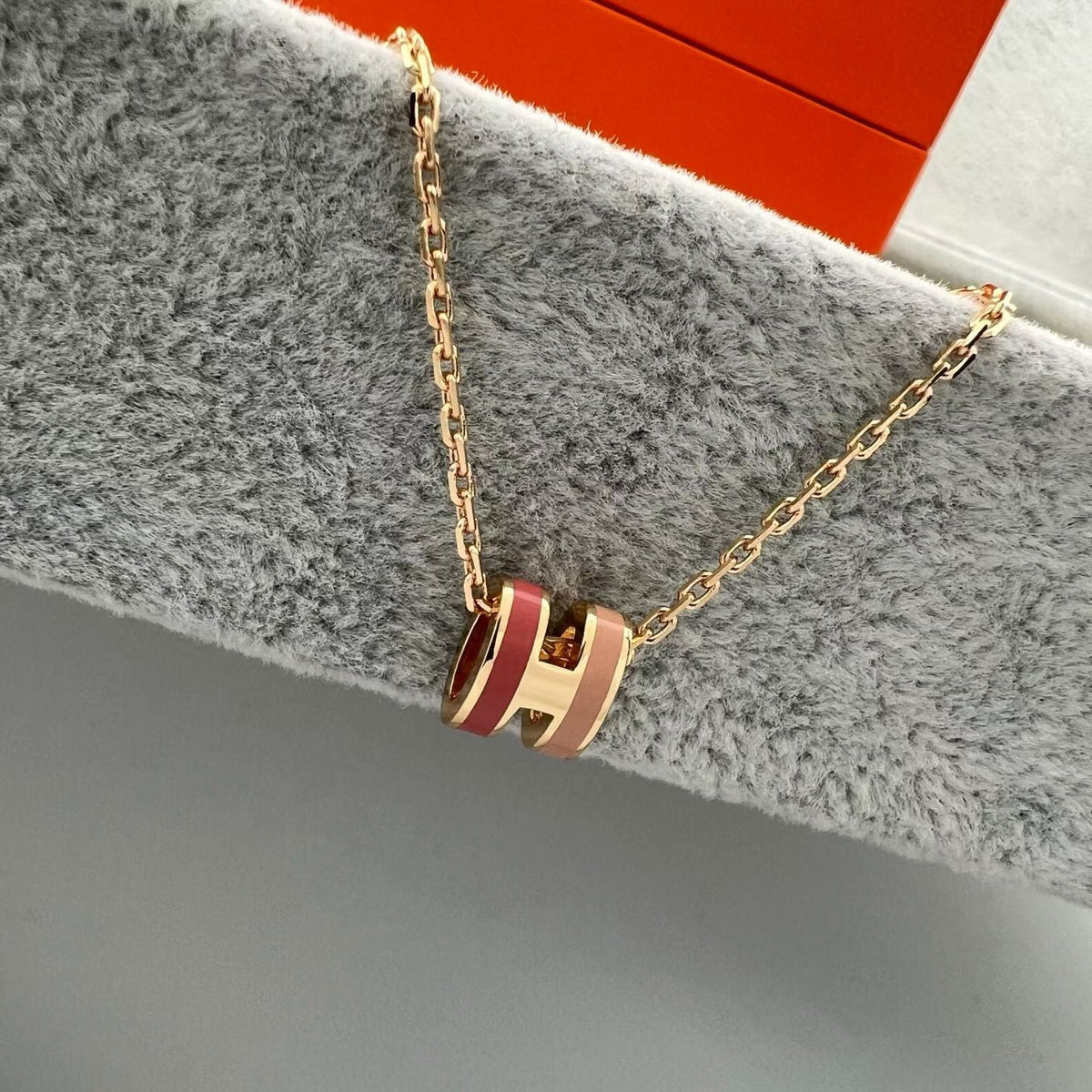 {"[Super CiCi]MINI TWO-TONE H PENDANT NECKLACE"}