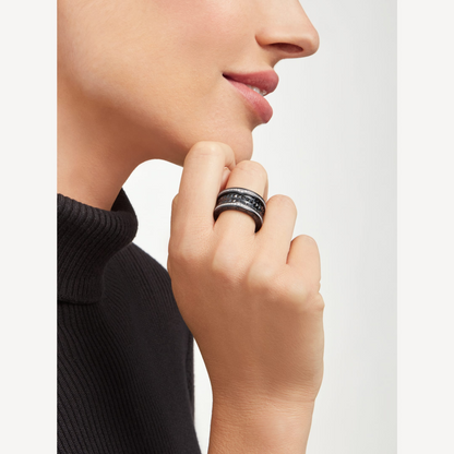 [Super]ZERO 1 ROCK FOUR-BAND BLACK CERAMIC WITH STUDDED SPIRAL AND PAVED DIAMONDS RING